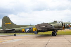 Boeing B-17G 'Flying Fortress' "Sally B"