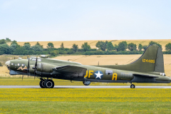 Boeing B-17G 'Flying Fortress' "Sally B"